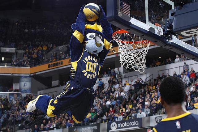 弗格31分辽宁胜四川 西尔扎提15分新疆胜同曦